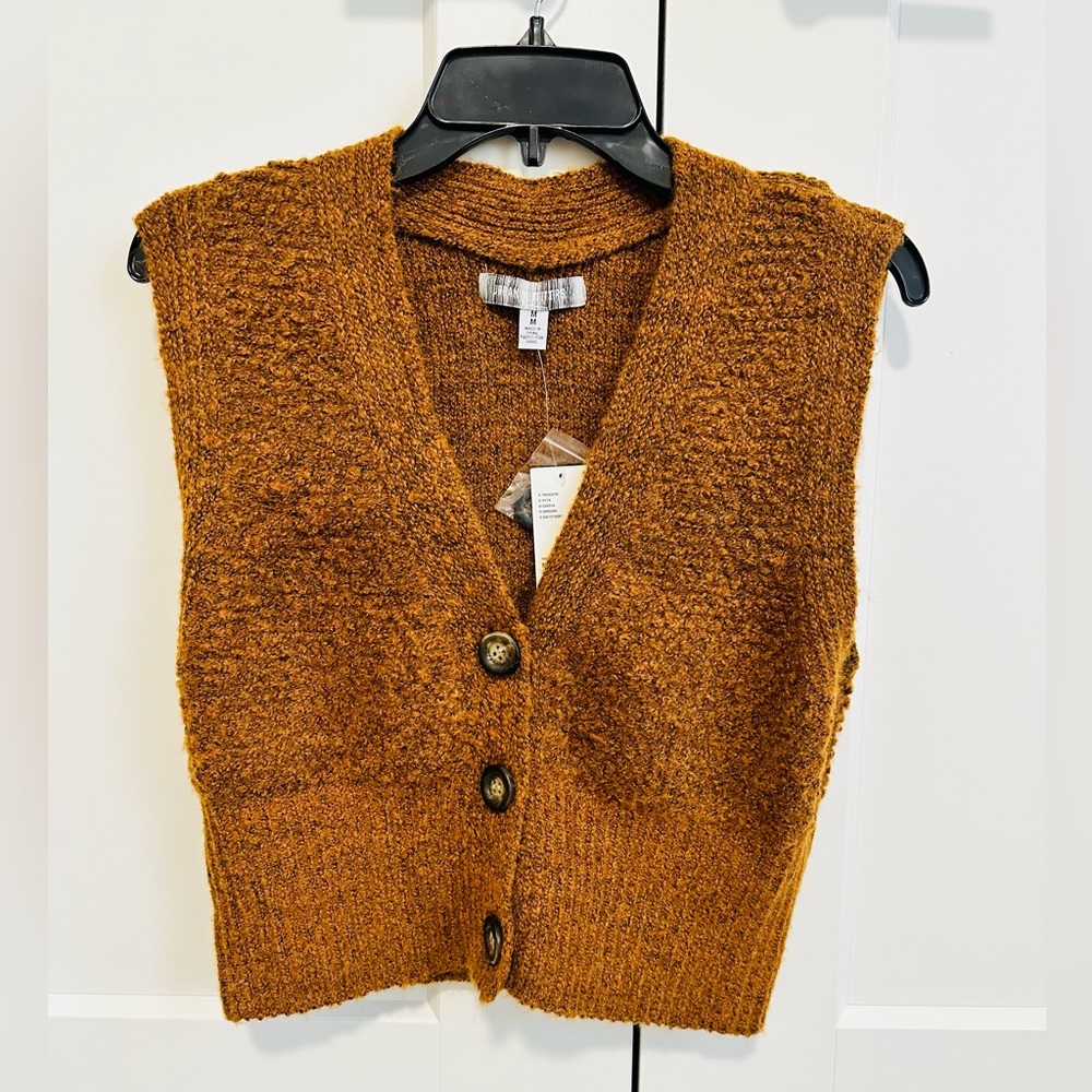 NWT Urban Outfitters sweater vest Size M